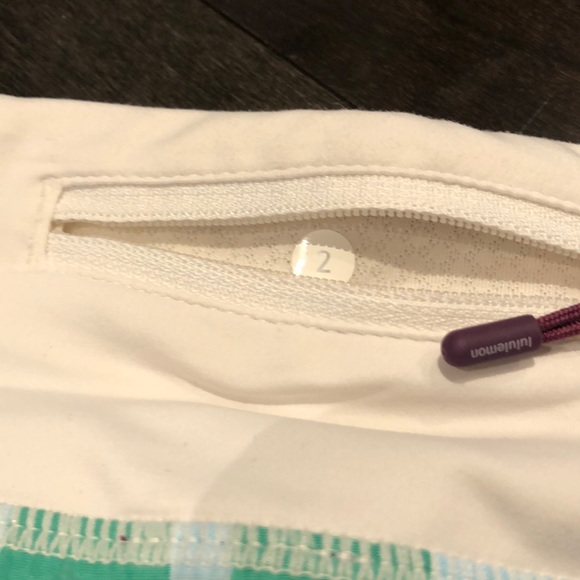 Lululemon plaid original speed shorts - Picture 3 of 3